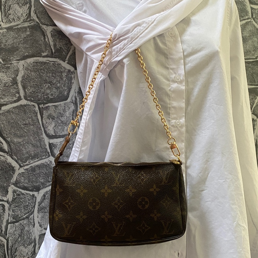 Authentic Louis Vuitton Pochette Monogram Accessories Bag - Picture 3 of 17